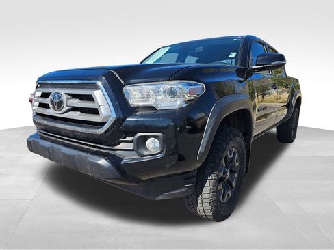 Used 2021 Toyota Tacoma SR5 w/ Trail Edition image 4
