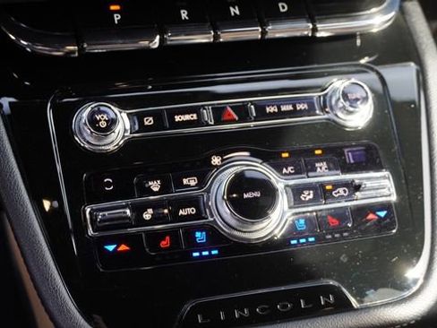Used 2020 Lincoln Corsair Reserve w/ Equipment Group 201A image 25