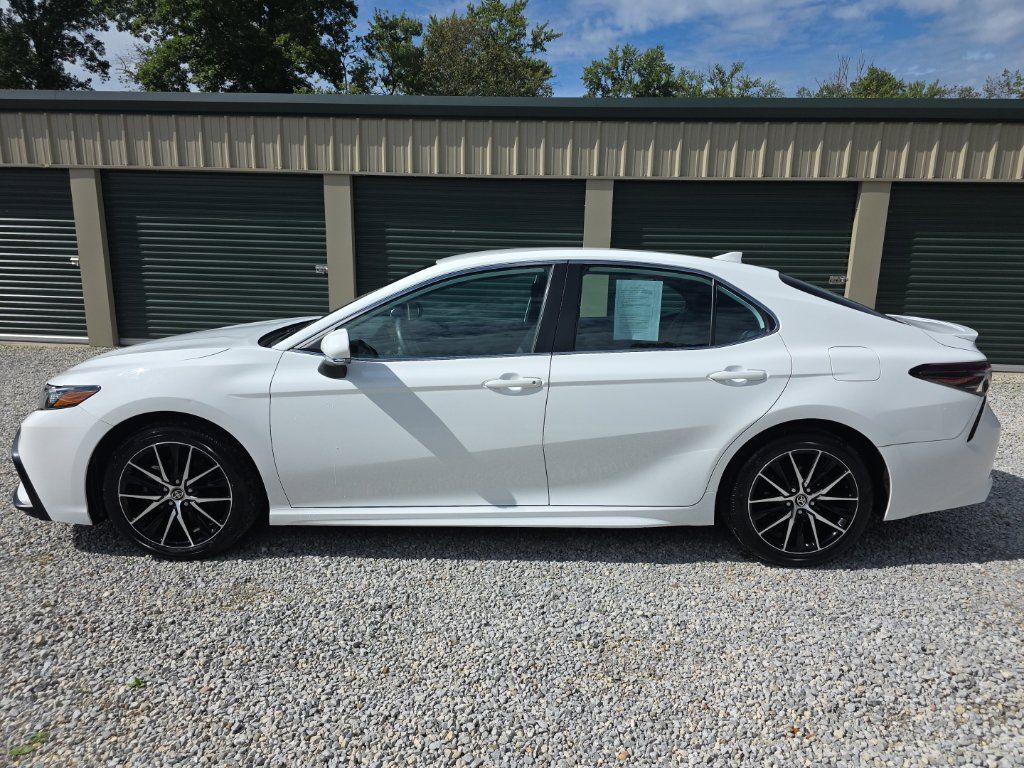 Certified 2024 Toyota Camry SE AWD/4WD image 3