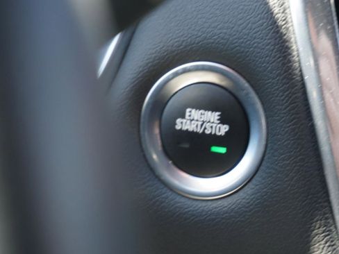 Used 2023 Chevrolet Traverse LT image 15