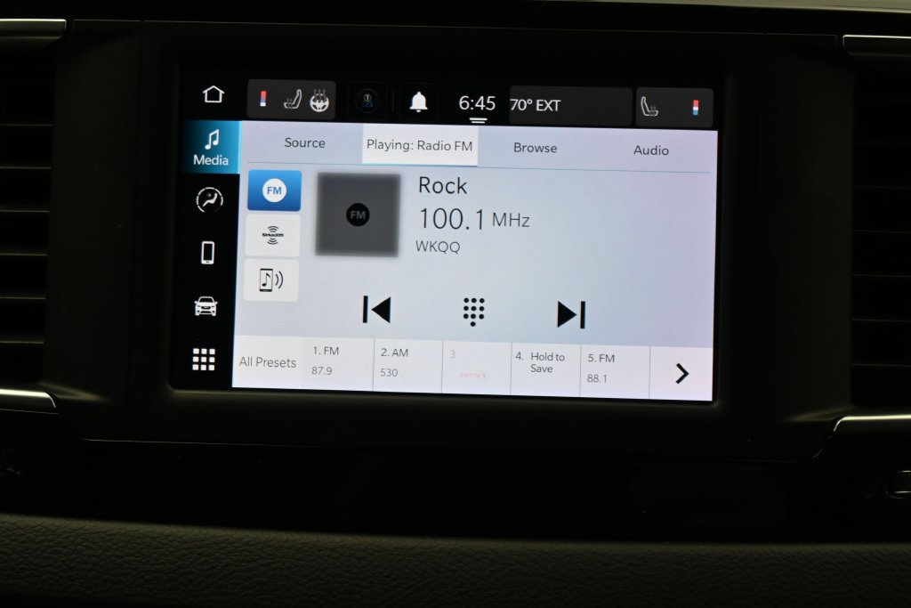 Used 2023 Chrysler Voyager LX FWD image 22
