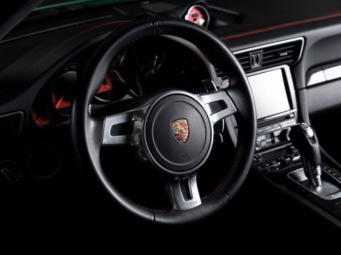 Used 2015 Porsche 911 Turbo S image 20