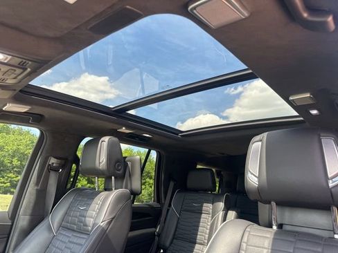 Used 2023 Cadillac Escalade V AWD/4WD image 24