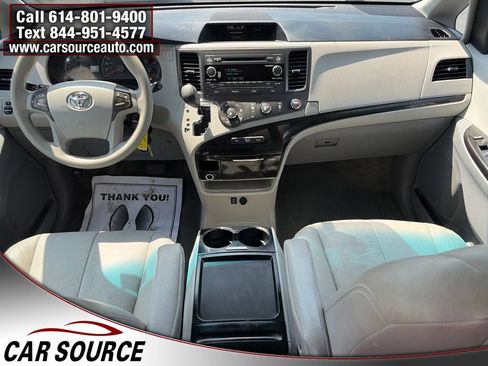 Used 2011 Toyota Sienna LE w/ Towing Pkg FWD image 10