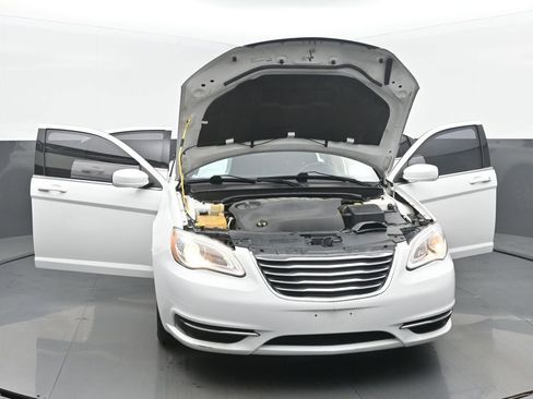 Used 2014 Chrysler 200 Touring image 52