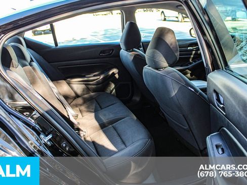 Used 2025 Nissan Altima 2.5 SV image 19