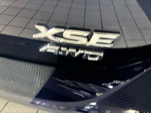 Used 2022 Toyota Camry XSE image 8