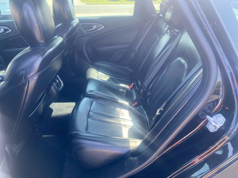 Used 2016 Chrysler 200 Limited Platinum w/ Comfort & Convenience Group image 11