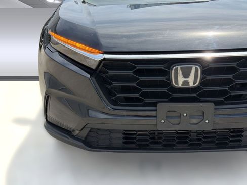 Used 2025 Honda CR-V LX image 11