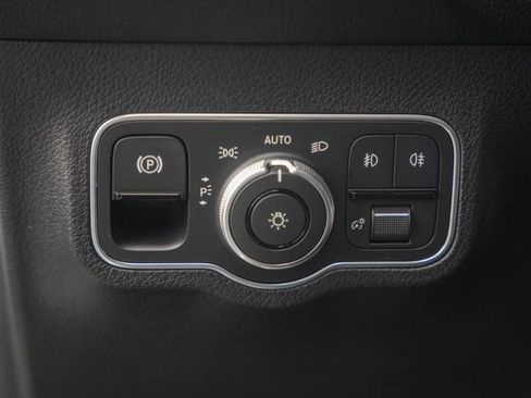 New 2026 Mercedes-Benz GLB 250 4MATIC image 39