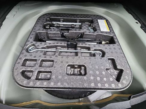 Used 2023 Toyota Corolla LE image 24