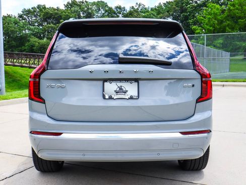 Used 2025 Volvo XC90 B5 Plus AWD/4WD image 19