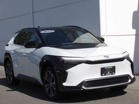 Certified 2023 Toyota bZ4X AWD w/ Weather Package image 2