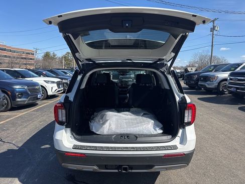 New 2026 Ford Explorer Active w/ Active Comfort Package image 8