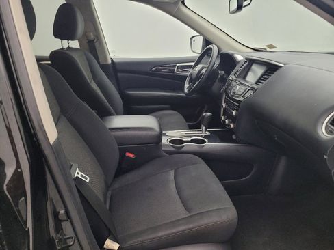 Used 2020 Nissan Pathfinder SV image 21