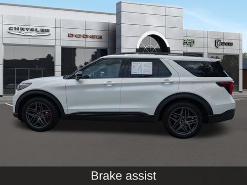 Used 2025 Ford Explorer ST AWD/4WD image 8