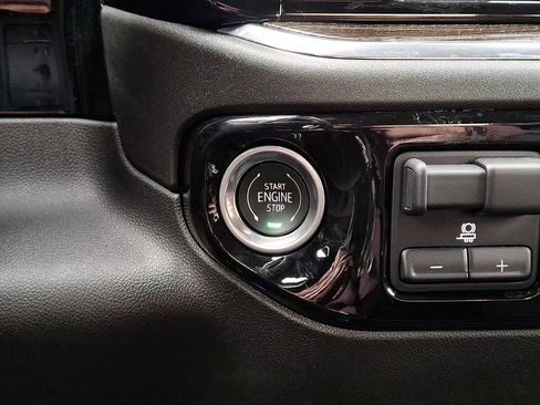 Used 2025 Chevrolet Silverado 1500 LT image 24