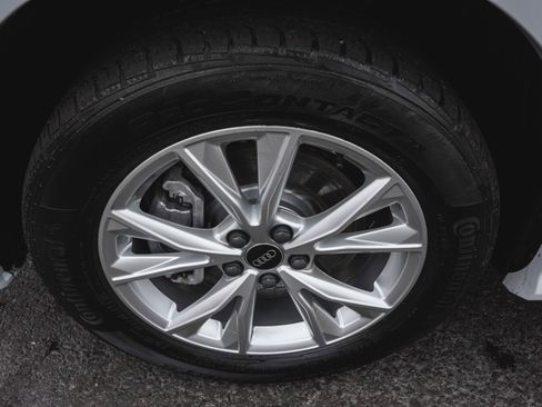 Used 2023 Audi Q3 2.0T Premium w/ Convenience Package image 6