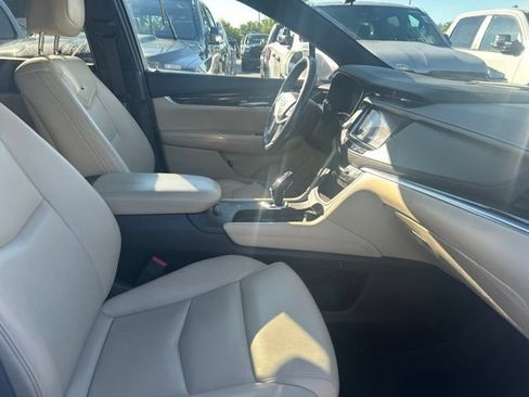 Used 2019 Cadillac XT5 FWD image 7