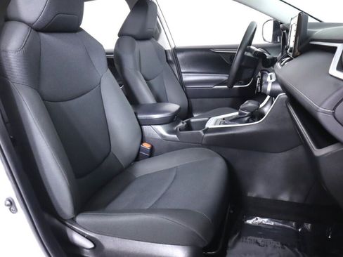 Used 2022 Toyota RAV4 LE AWD/4WD image 34