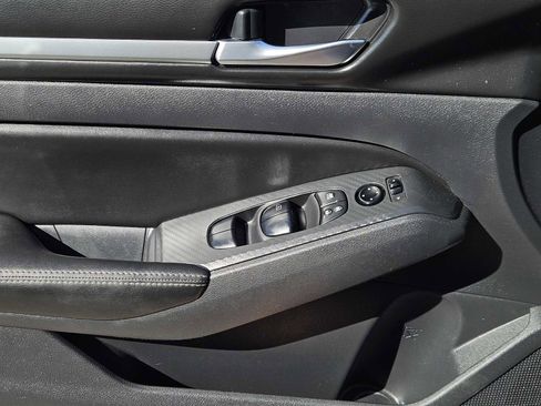 Used 2022 Nissan Altima 2.5 SV image 22