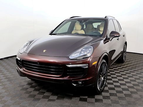 Used 2018 Porsche Cayenne image 2