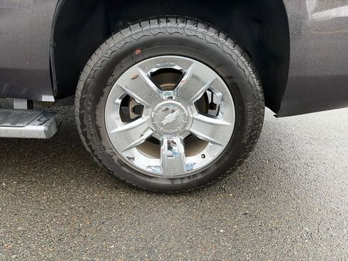 Used 2017 Chevrolet Tahoe LT w/ LT Signature Package image 12