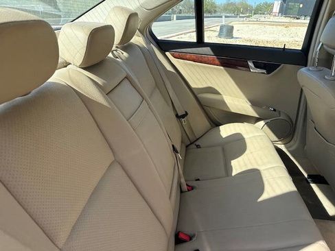 Used 2011 Mercedes-Benz C 300 Luxury image 16