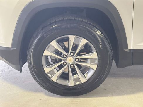 Used 2025 Chevrolet Equinox LT image 34