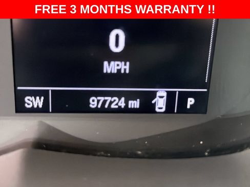 Used 2020 Chevrolet Trax LT w/ LT Convenience Package FWD image 16