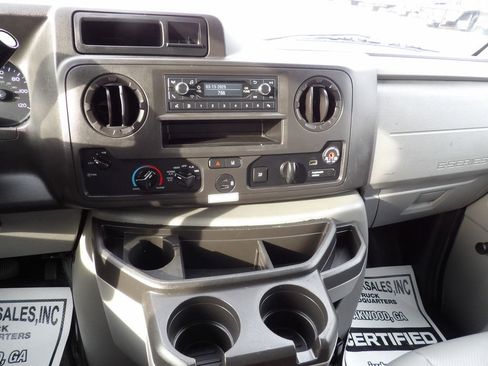 Used 2021 Ford E-350 and Econoline 350 Super Duty image 22
