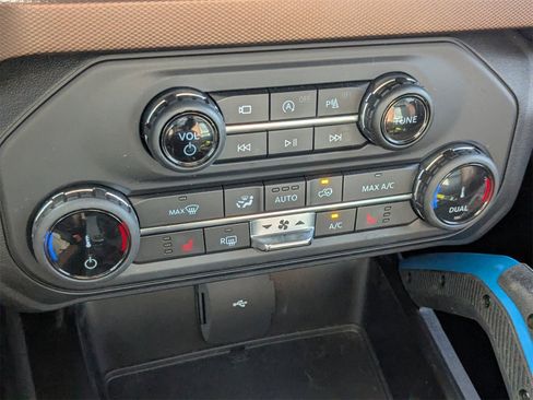 Used 2022 Ford Bronco Outer Banks image 24