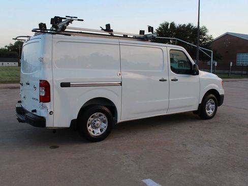 Used 2021 Nissan NV 2500 SV image 8