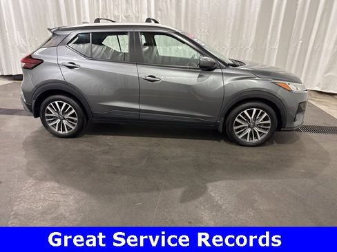 Used 2023 Nissan Kicks SV w/ Exterior Package image 2