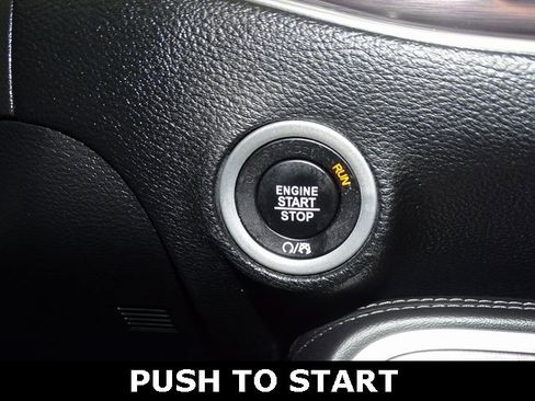 Used 2018 Dodge Challenger GT w/ Driver Convenience Group image 8