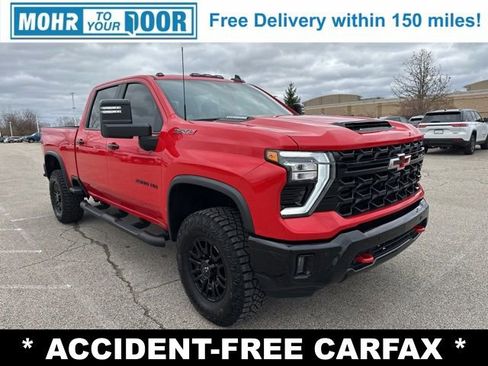 Used 2025 Chevrolet Silverado 2500 ZR2 w/ Technology Package image 3