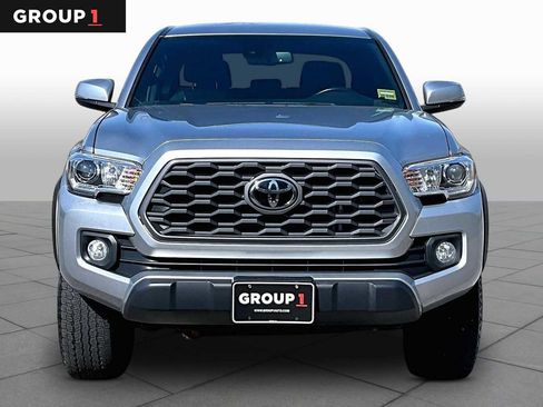 Used 2022 Toyota Tacoma TRD Off-Road w/ Technology Package AWD/4WD image 4