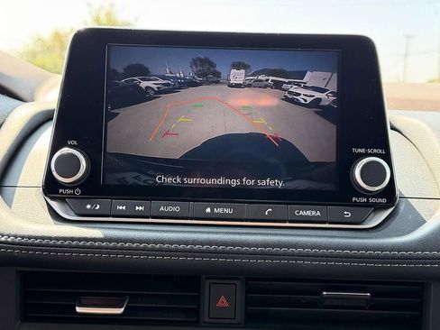 Used 2023 Nissan Rogue SV image 30