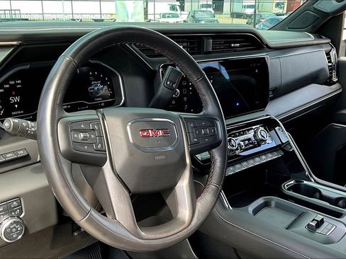 Used 2024 GMC Sierra 2500 AT4X image 17