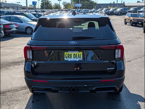 New 2026 Ford Explorer ST-Line w/ ST-Line Street Pack AWD/4WD image 7