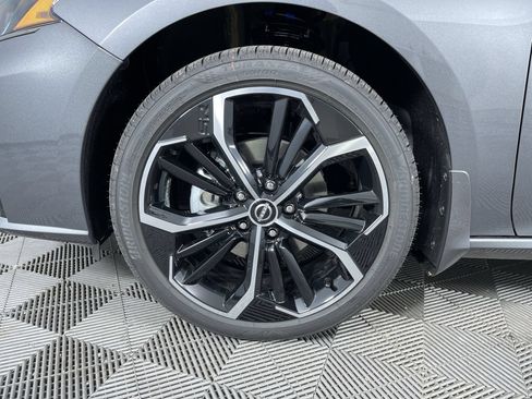 Certified 2025 Nissan Altima 2.5 SR AWD/4WD image 23