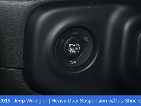 Used 2018 Jeep Wrangler Unlimited Sahara w/ Uconnect 4C Nav & Sound Group image 17