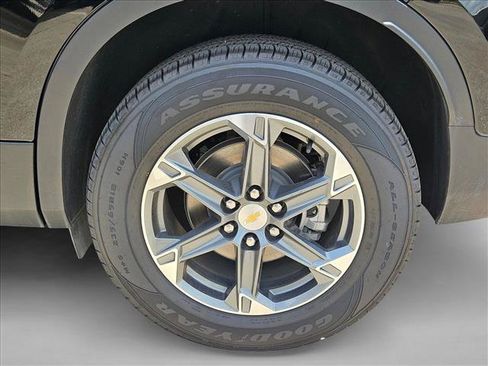 Used 2025 Chevrolet Blazer LT FWD image 23