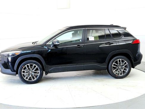 New 2026 Toyota Corolla Cross XLE image 3