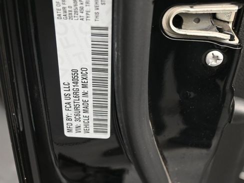 Used 2024 RAM 2500 Limited AWD/4WD image 18