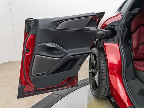 Certified 2026 Ferrari Purosangue AWD/4WD image 18
