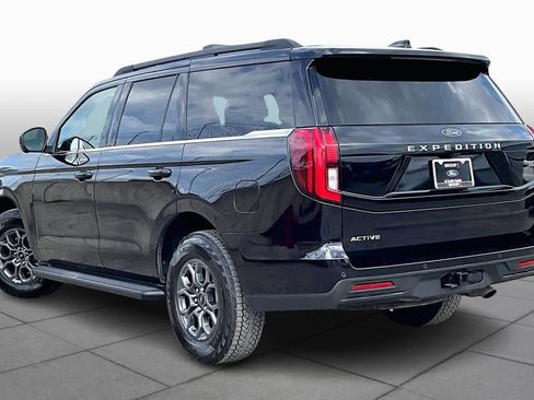 Used 2025 Ford Expedition Active image 16