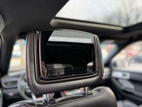 Used 2022 Ford Explorer ST image 30