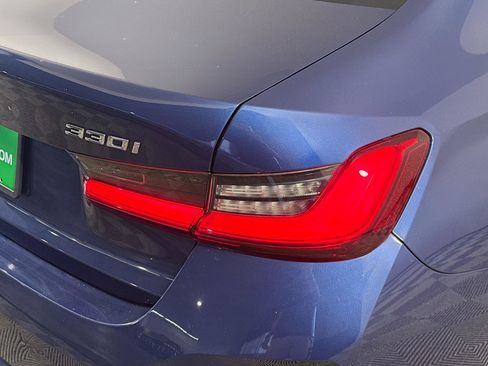 Used 2023 BMW 330i Sedan w/ Parking Assistance Package image 34