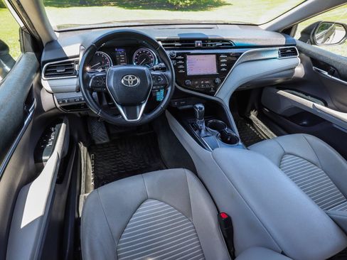 Used 2018 Toyota Camry SE FWD image 22
